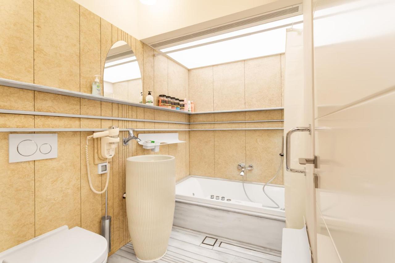 Acropolis Suites - Where Else In Athens? Bagian luar foto